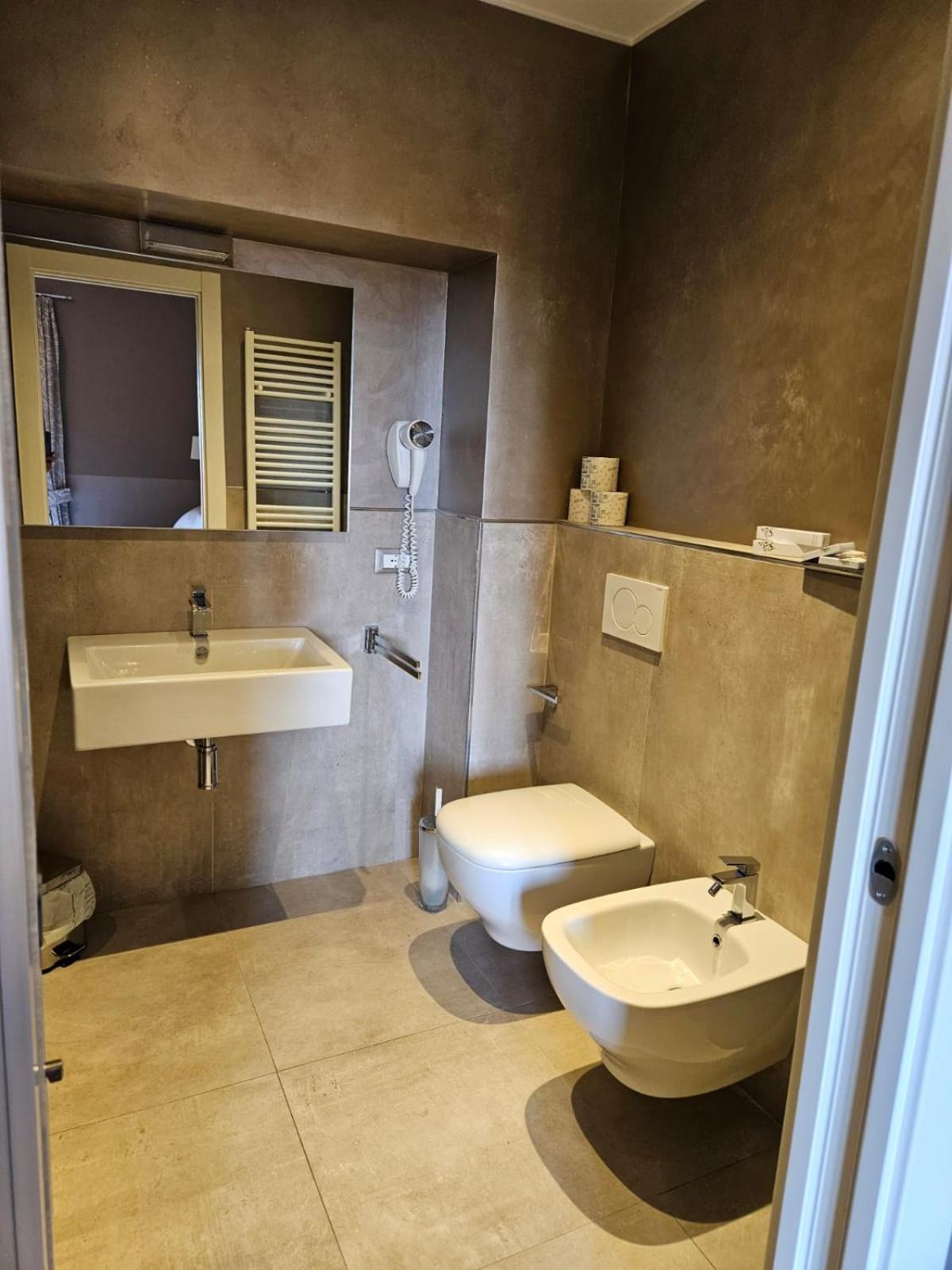 Prima Fila Due Pemium Guest House サンレモ エクステリア 写真